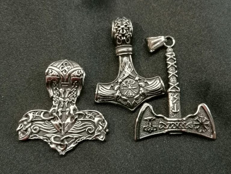 Pendentifs acier marteau de Thor à Langres 52200 Boutique les 101 idées folles
