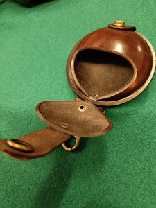 Porte monnaie, porte clé en cuir fabrication artisanale. Boutique les 101 idées folles Langres