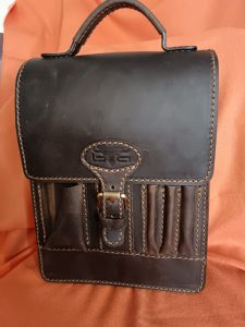 Sac cuir bandoulière fabrication artisanale. Boutique les 101 idées folles Langres