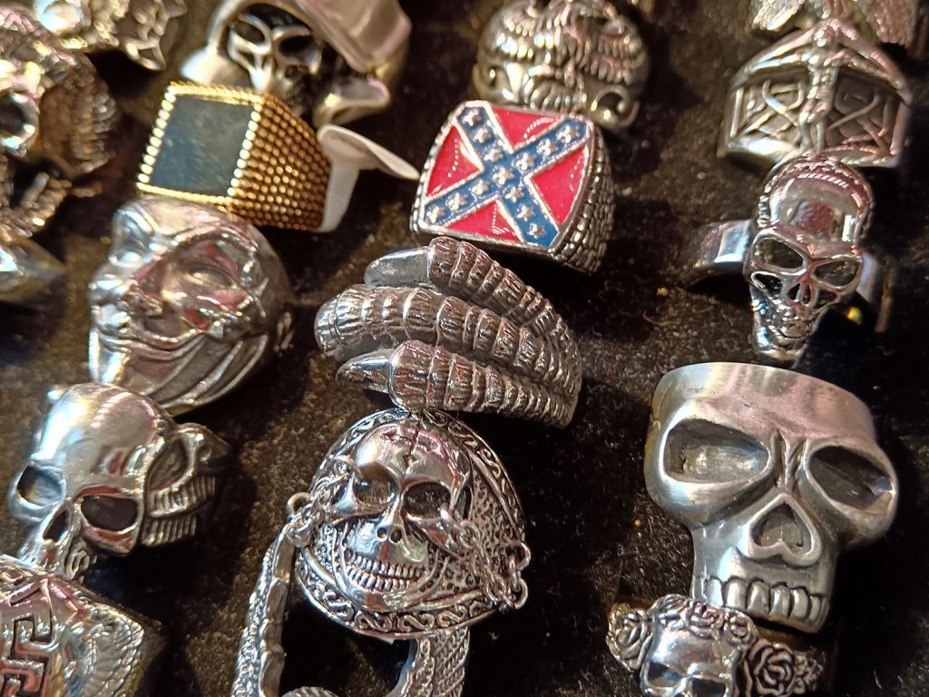 Les 101 Idées Folles - Magasin à Langres - Bijoux acier