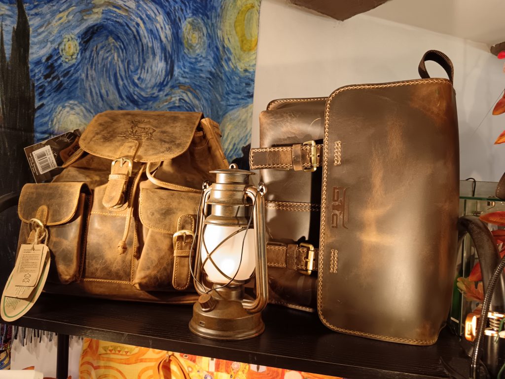 Sac à dos, et sac à bandoulière en cuir pleine peau- Boutique les 101 idées folles- Langres 52200