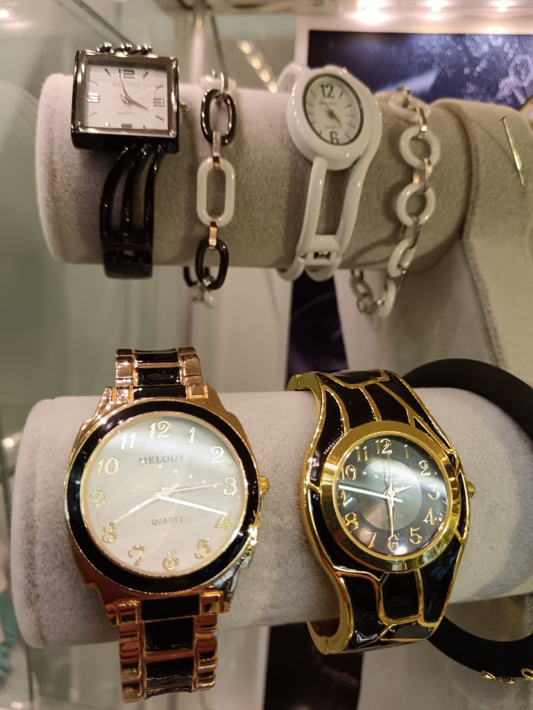 Montres femme bracelets rigides- Boutique les 101 idées folles - Langres 52200